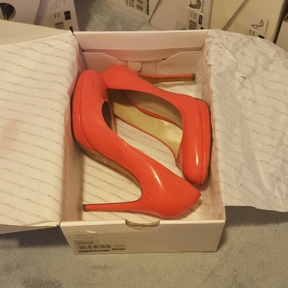 Aldo Kohlmann Women's Size 7 Coral Pink Shiny Patent Stiletto Pumps